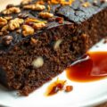 Noten fruitcake met brandy saus