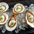 Oesters met crème fraiche en bieslook
