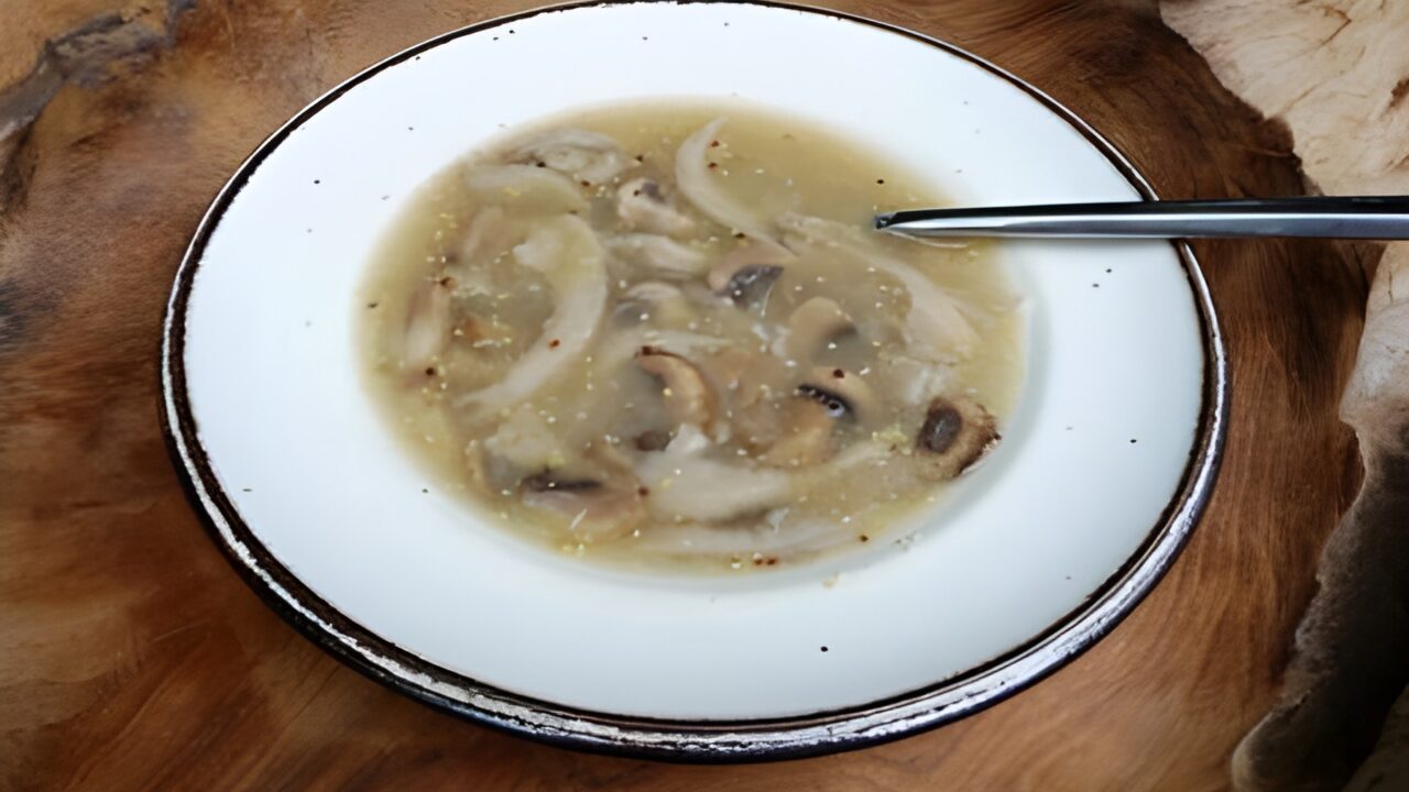 Oesterzwammen champignonsoep met een vleugje mosterd
