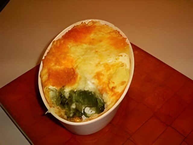 Ovenschotel met andijvie, eieren en kaas