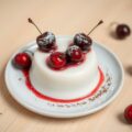 Panna cotta met Amarena-kersen