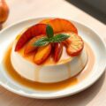 Panna cotta met perziken en abrikozen
