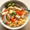 Paprika-kipsalade met chilidressing