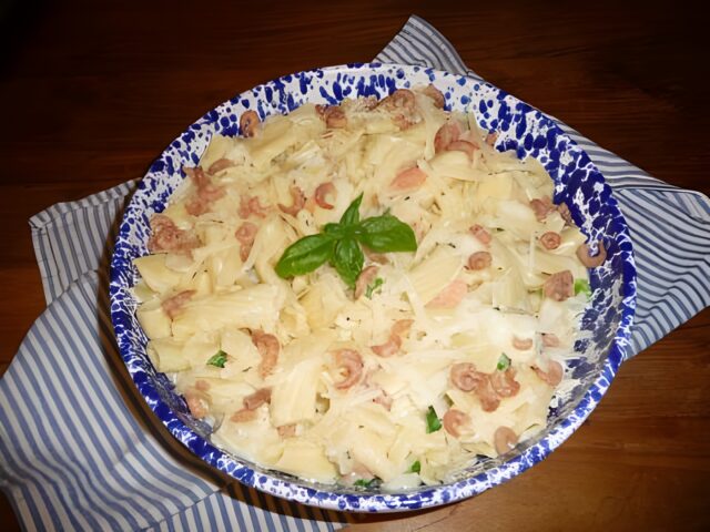 Pasta met asperges, zalm en garnalen