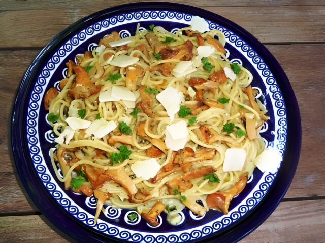 Pasta met cantharellen en truffelpesto