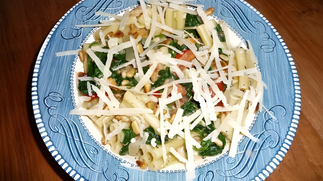 Pasta met spinazie en gerookte zalm