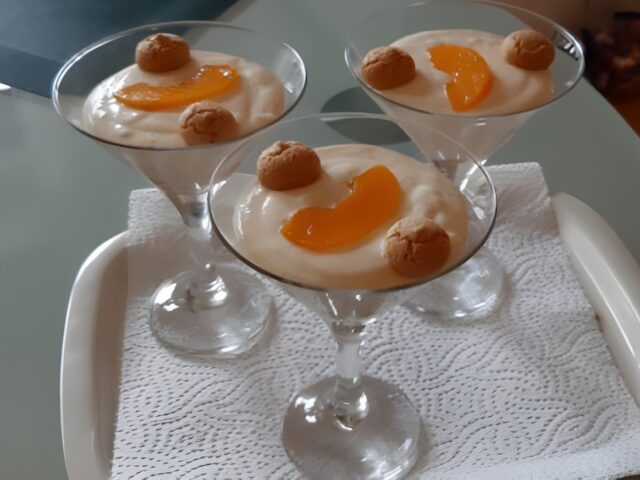 Perzikencrème met lemoncurd