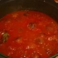 Pittige gehaktballetjes in een kerrie-tomatensaus