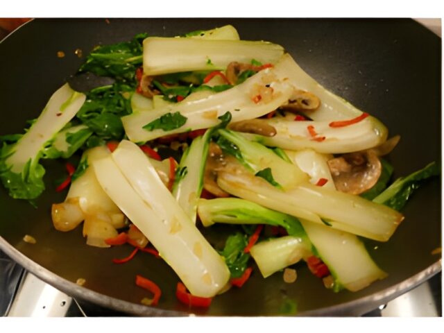 Pittige Paksoi….Roerbak lekker knapperig.