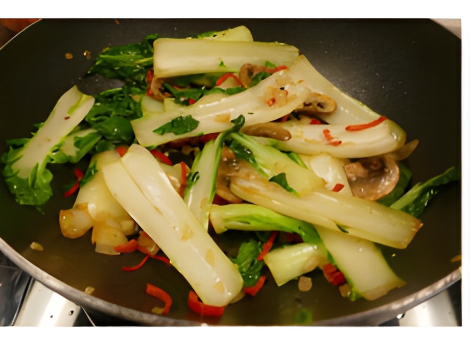Pittige Paksoi….Roerbak lekker knapperig.