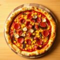 Pizza salami met gevulde rand