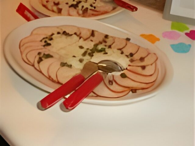 Pollo tonnato ( gegrilde kipfilet met tonijnsaus )