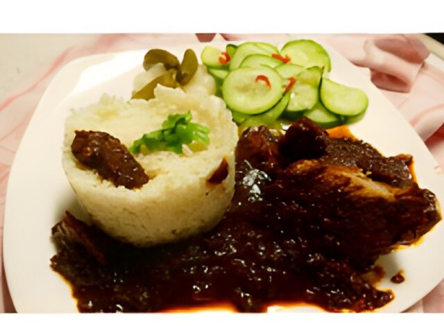 Procureur in zoetpittige saus Uit de Slowcooker of op warmtebron.