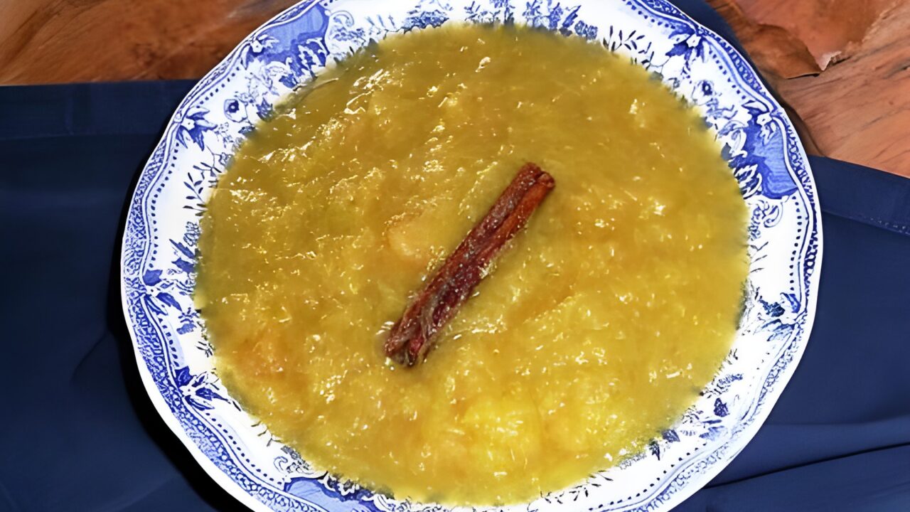 Rabarbercompote met appel en kaneel