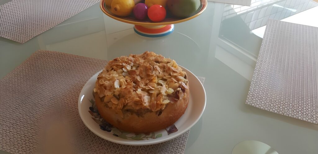 Rabarbertaart met sinaasappel en amandelen