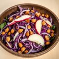 Rode koolsalade met honing dressing