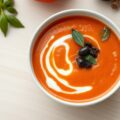 Rode paprikasoep met tapenade