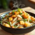 Roerbak witlof met kipfilet en ananas