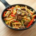 Roerbakschotel Chinese kool met gemengde paddestoe