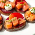 Roggebroodhapje met biet en zalm
