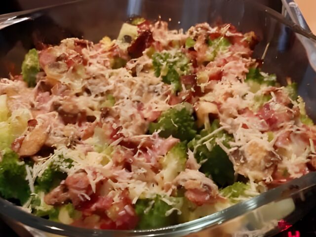 Romanesco, gegratineerd met ham en champignonroomsaus