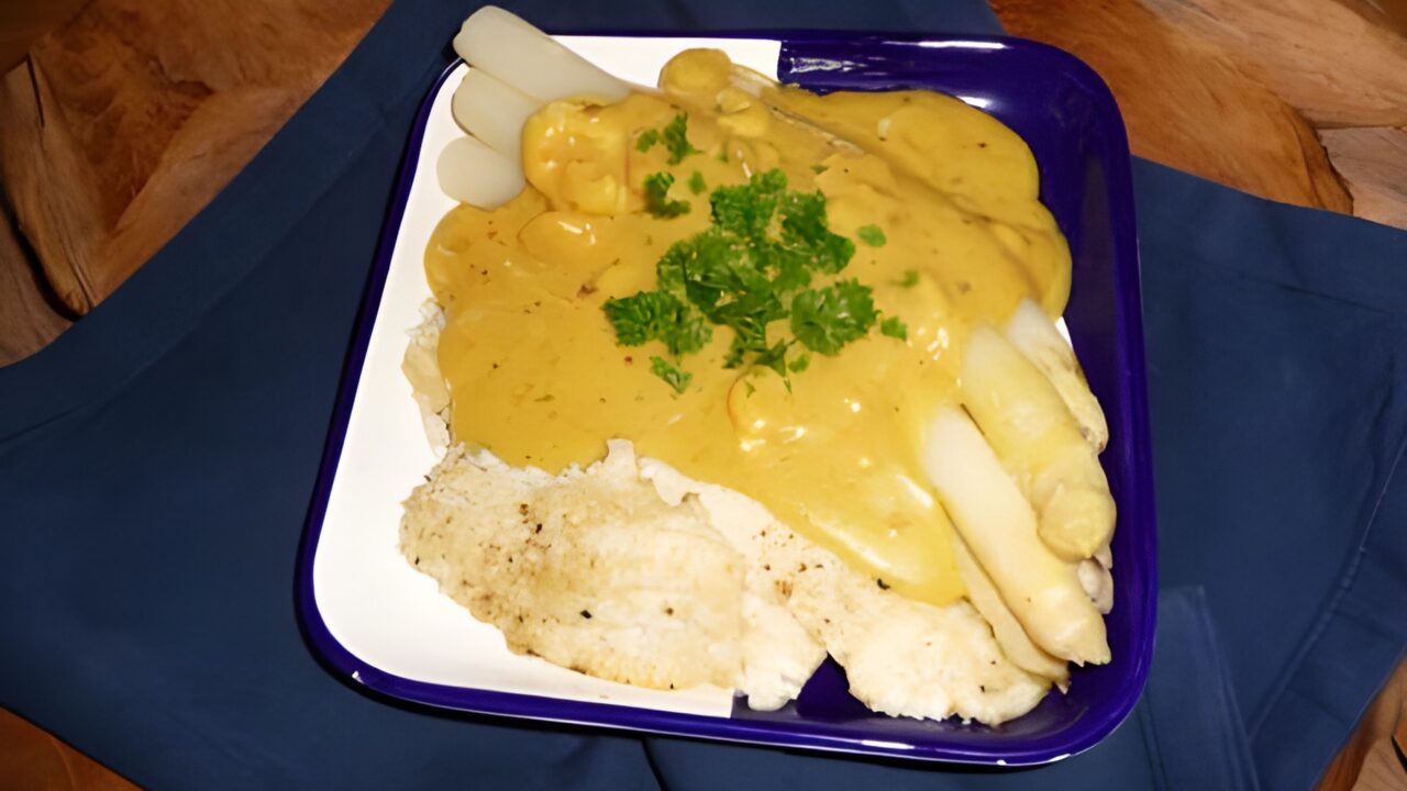 Romige kerriesaus met garnaaltjes voor bij asperges en schol