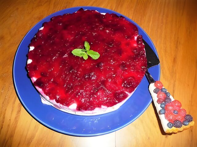 Romige kwarktaart met cranberry compote