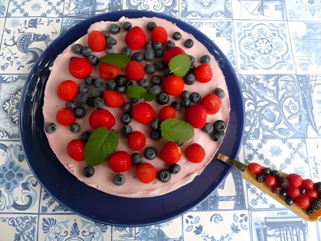 Romige Yoghurttaart met zomerfruit (glutenvrij)