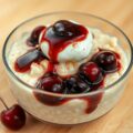 Roomrijstpudding met warme kersensaus