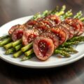 Rosbiefrolletjes gevuld met asperges