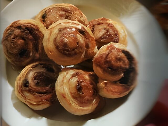 Rozijnenbroodjes van bladerdeeg