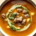 Rundvlees-pesto soep