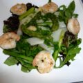 Salade met asperges (groen/wit) en grote garnalen