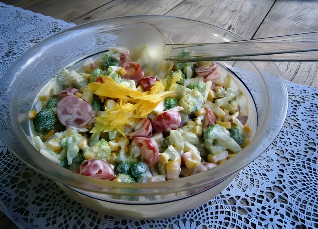 Salade met broccoli en nog veel meer lekkers