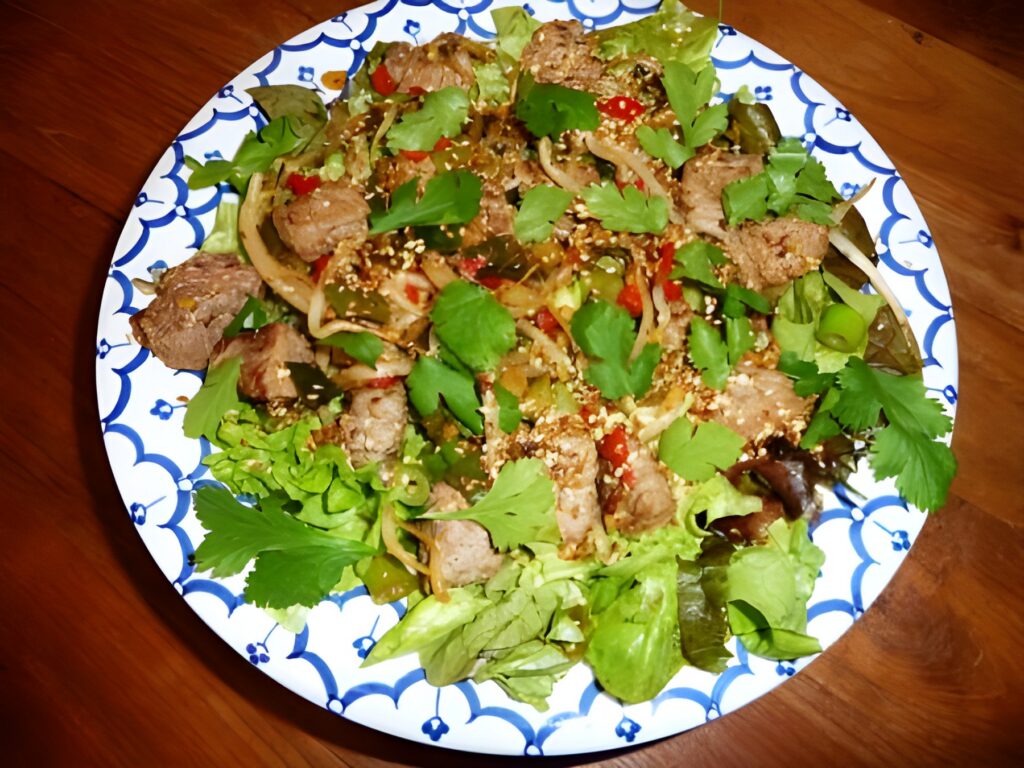 Salade met Thaise biefstukpuntjes