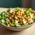 Salade van kikkererwten en bloemkool