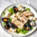 Salade van vis, mosselen en oesters