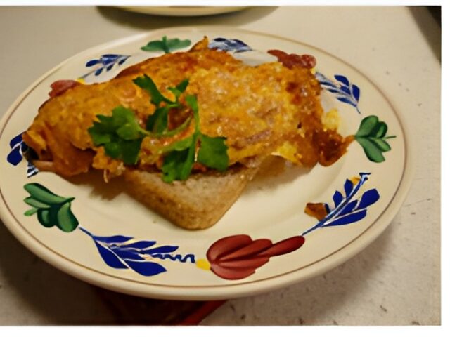 Sappige Omelet uit de Oven met Ham, Kaas en Tomaat.