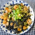 Scampi met pesto/roomsaus en (zwarte) pasta