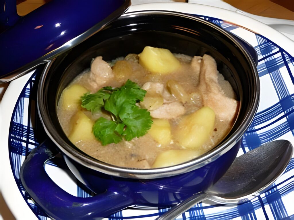 Schnitzelreepjes met cider, appel, rozijnen en kaneel