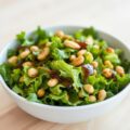 slaatje met vinaigrette en cachanoten