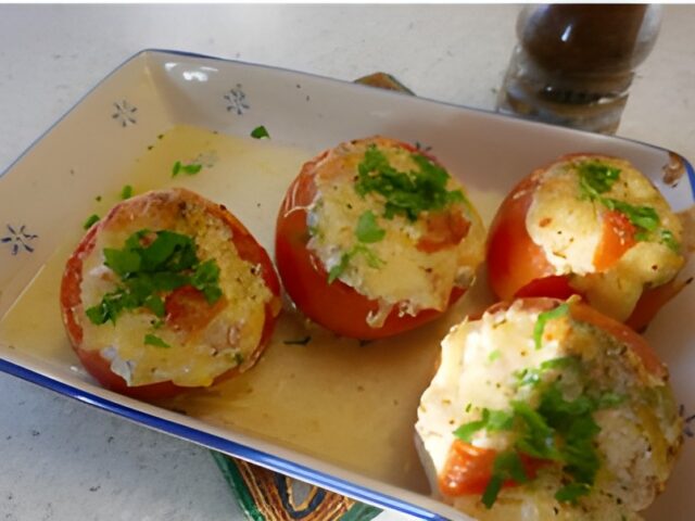 Slanke, gevulde kruiden-kwark- tomaten uit de oven.