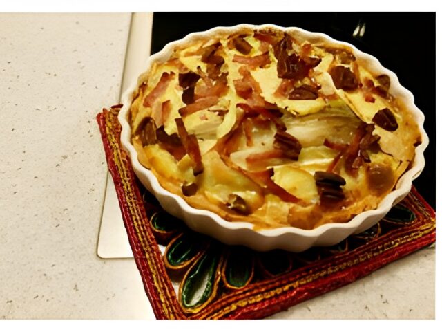Slanke Quiche met brie, witlof, boursin en pecannoten