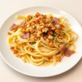 Smokkelpappardelle met prei en pangrattato