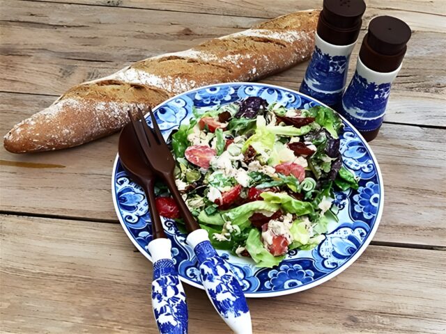 Snelle maaltijdsalade met makreel