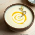 Soep van aardappelen en Comté met notenolie
