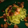 Spaghetti met gerookte zalm en paddenstoelen