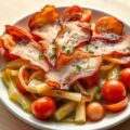 Spek met prei en tomaten