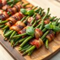 Sperziebonen in bundeltjes op de BBQ- grill