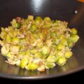 Spruitjes met champignons, bacon, walnoten en creme fraiche